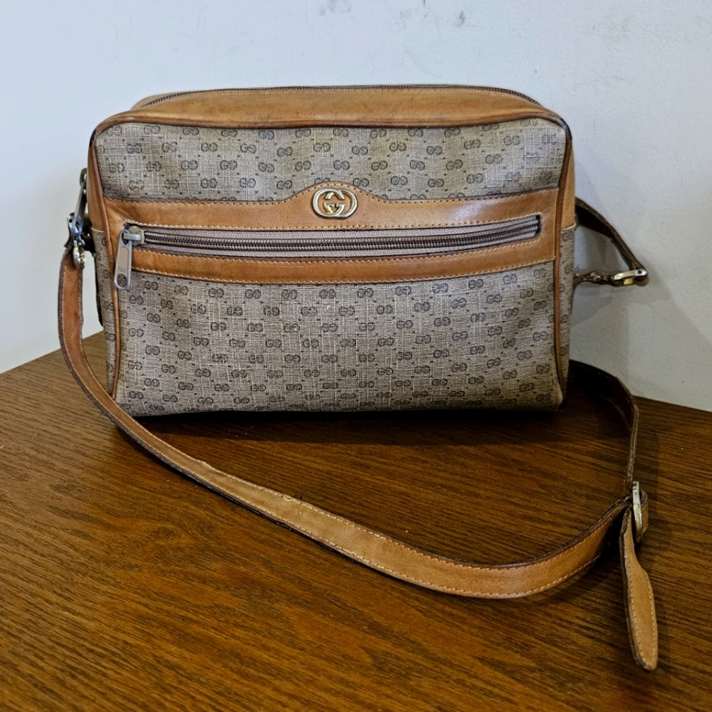 Vintage Gucci Signature Coated Canvas Tan/ Brown Crossbody Bag
